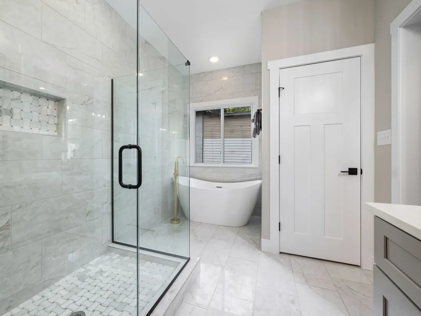 Bathroom fixtures, Norwell